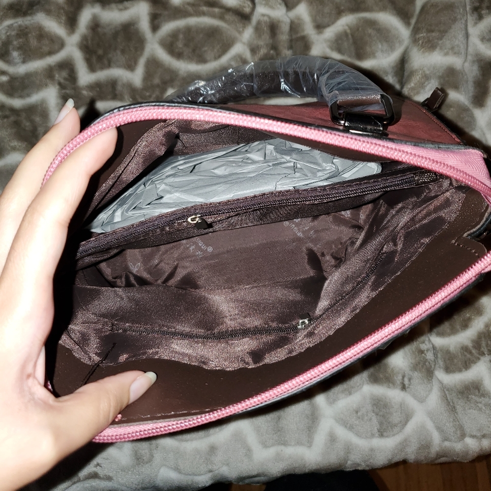 5 for $25 | NWOT Pink Handbag, Crossbody Bag, Wristlet, & Wallet Set *Minor Flaw - Picture 9 of 14